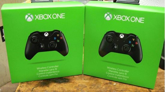 Picture of XBOX ONE WIRELESS CONTROLLER 1697