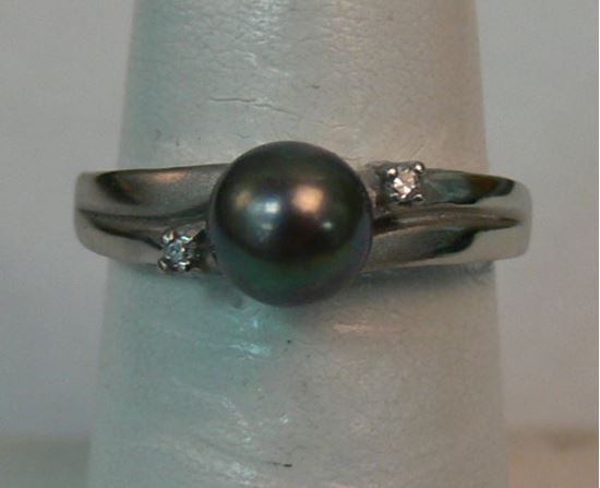 Picture of 10K WHITE GOLD RING WITH BLACK PEARL AND DIAMONDS SZ-6.5 2.7G