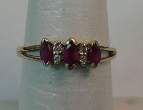 Picture of 10K YELLOW GOLD RING WITH RED STONES & DIAMONDS SZ-6 1.4G 