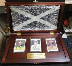 Picture of JOE DIMAGGIO AUTOGRAPHED ESTATE PORCELAIN CARD SET 