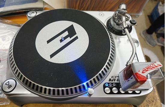 Picture of EPSILON DJT-1300 USB TURNTABLE  GENTLY USED. TESTED. IN A GOOD WORKING ORDER. WITH NUMARK CARTRIDGE AND NEEDLE CC-1  NEW.