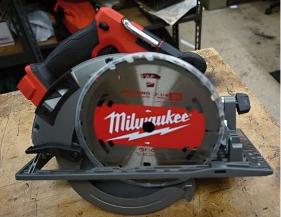 Picture of Milwaukee Fuel M18 Brushless CAT NO 2732-20. TOOL ONLY  Circular Saw  WITH BLADE 7-1/4 