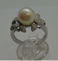 Picture of 18KT WHITE GOLD RING WITH 9MM PEARL AND 0.25 CARAT DIAMONDS (28 ROUND);  5.3 GR; SIZE 7 VERY GOOD CONDITION. PRE OWNED.  852076-2.