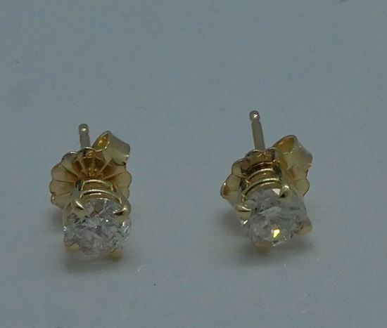 Picture of 14kt yellow gold stud earrings with diamonds 0.9 grams 0.50pts 852975-1